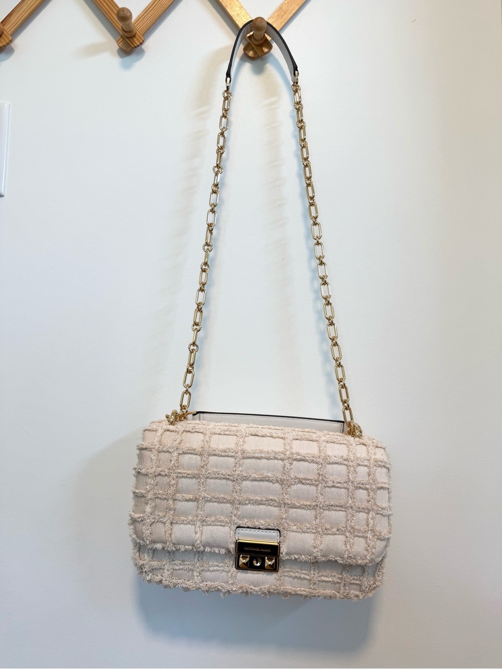 Michael Kors Cream Textured Chain Shoulder Bag with Gold Tone Hardware